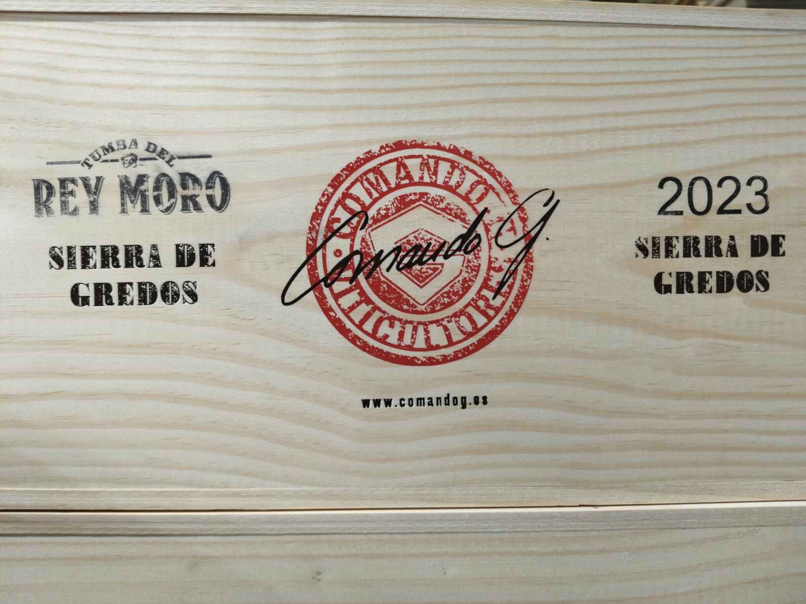 Comando G Tumba Del Rey  Collection Case, 2023